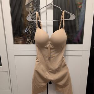 NEW- SKIMS Nude Shapewear Bodysuit